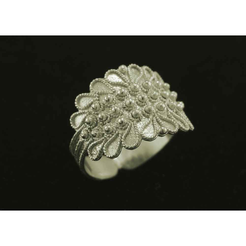 Fede sarda oro bianco filigrana a foglia lato